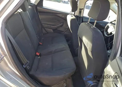 2018 Ford Focus S z USA, uszkodzony, nr VIN 1FADP3E27JL271619